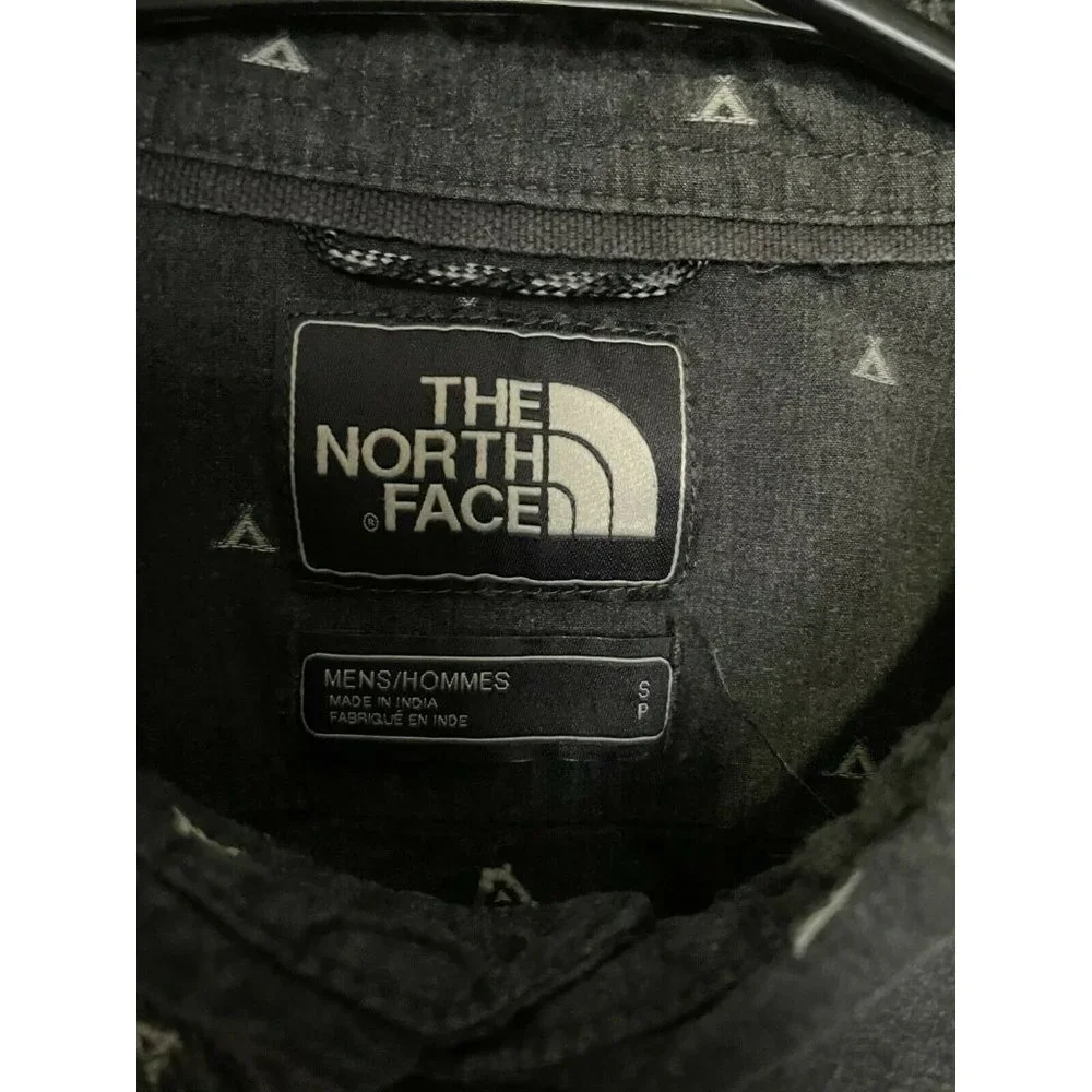 The North Face Shirt Short Sleeve Gray Geometric Outdoor Hiking Small